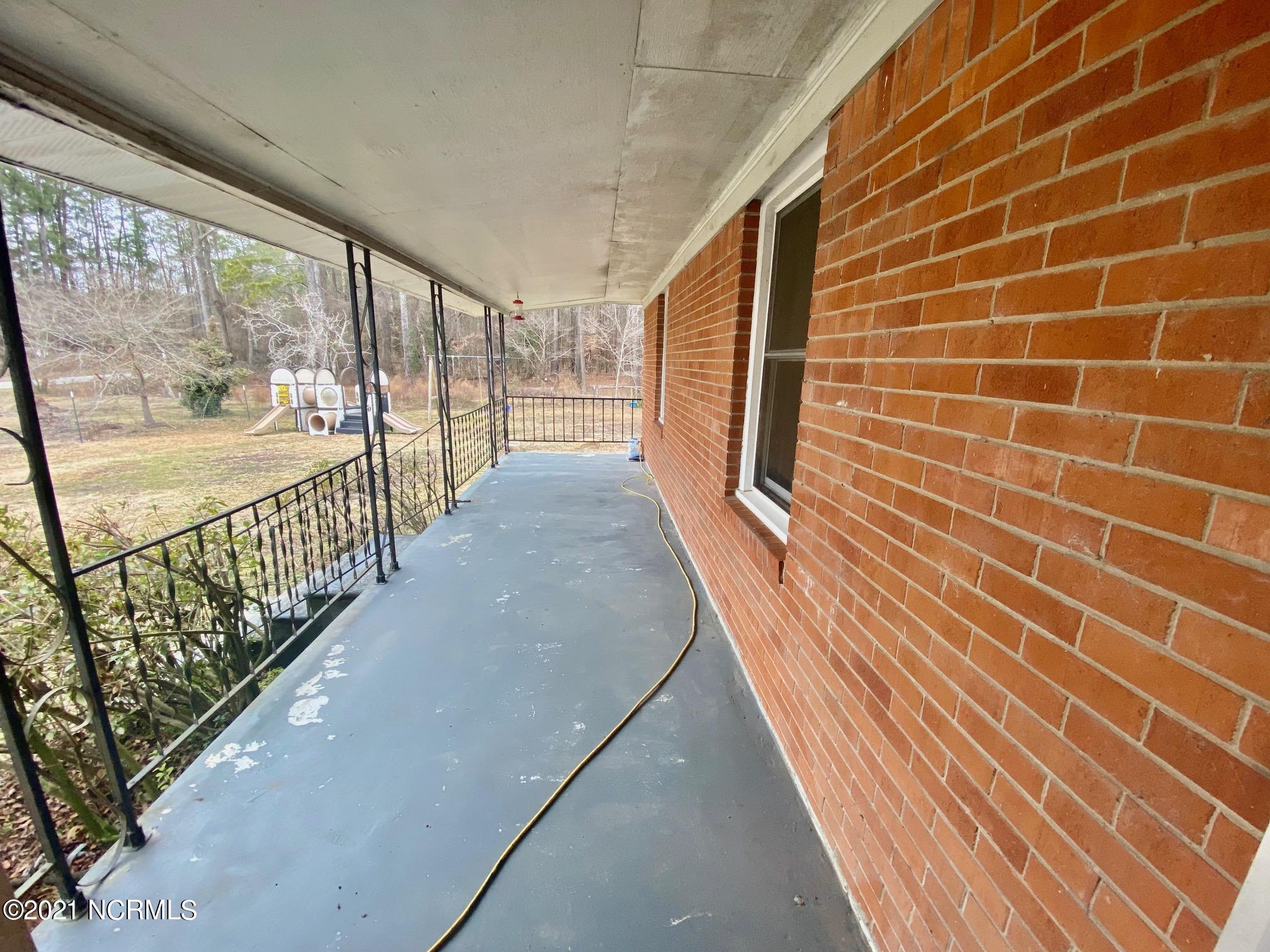 1361 Poplar Point Road Williamston, NC 27892 - Photo 33 of 58 Front Porch View