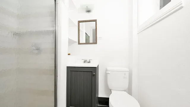 $1,250 | 1831 West 21st Place, Unit 1R, Chicago, IL 60608