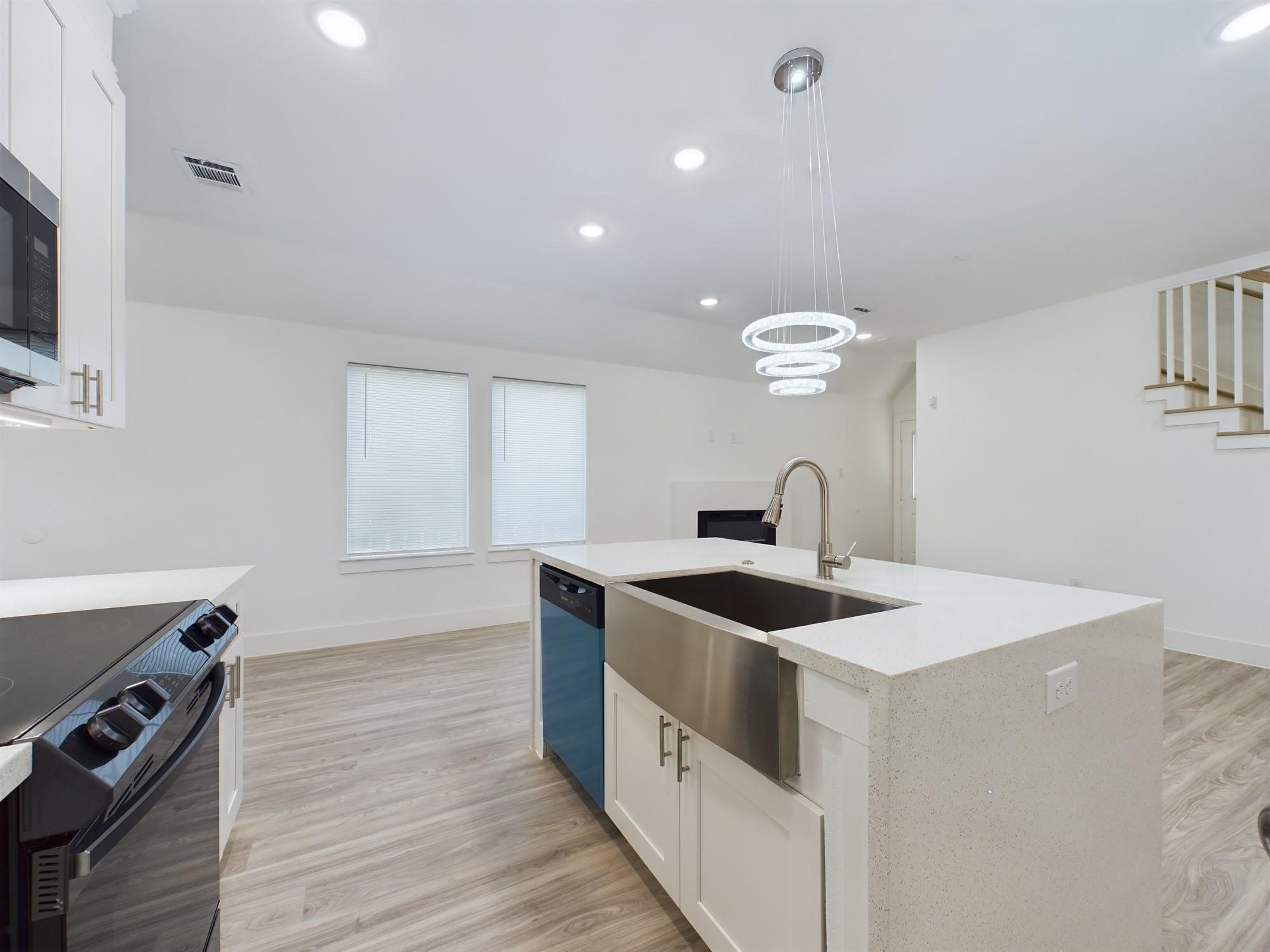 5206 Gold Street, Unit A Houston, TX 77026 - Photo 5 of 19