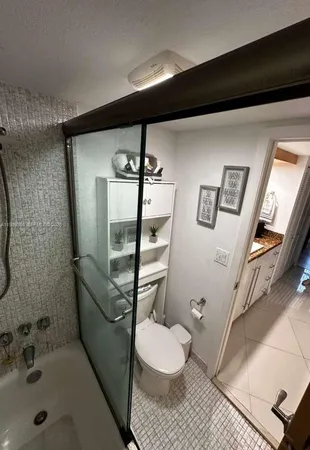 $2,700 | 3401 North Country Club Drive, Unit 718, Aventura, FL 33180