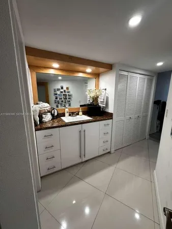 $2,700 | 3401 North Country Club Drive, Unit 718, Aventura, FL 33180