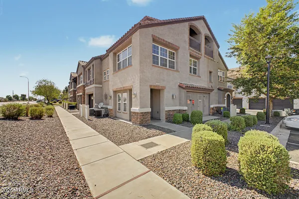 $1,750 | 2233 East Huntington Drive, Phoenix, AZ 85040