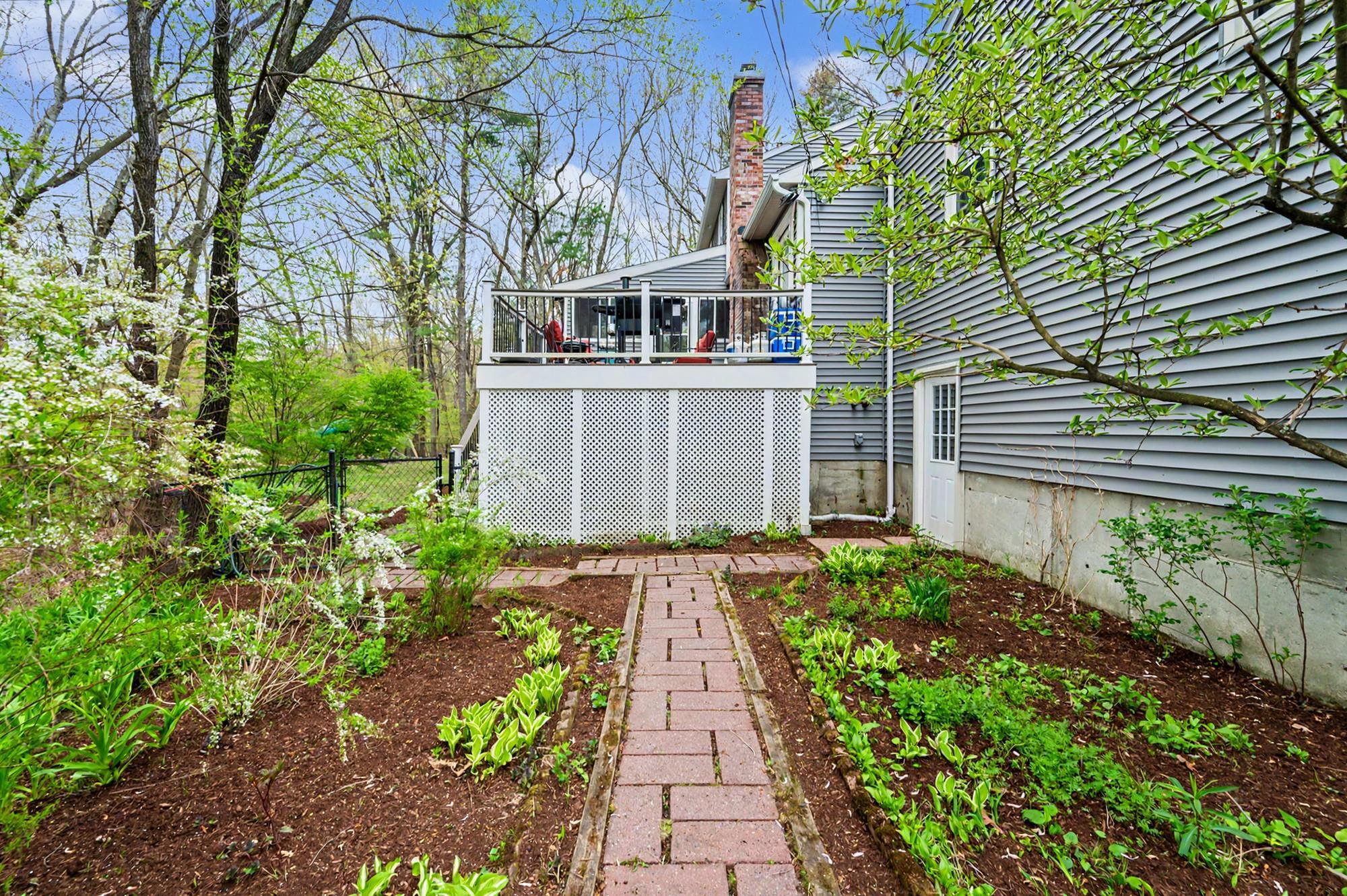 29 Old Sawmill Road Bedford, NH 03110 - Photo 41 of 46