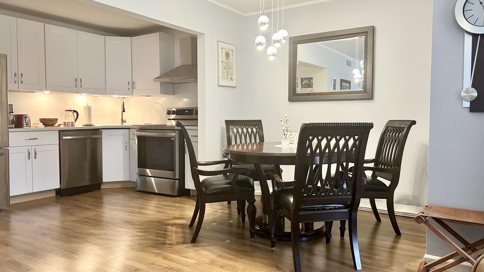 301 Pine Ridge Circle, Unit C2 Greenacres, FL 33463 - Photo 4 of 28 Dining kitchen