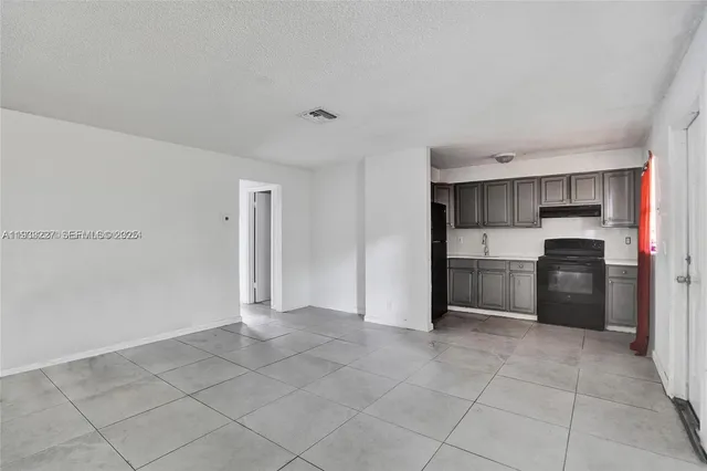 $2,000 | 5310 Northwest 18th Place, Unit 2, Lauderhill, FL 33313