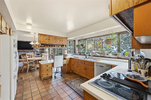 $699,000 | 16 Commons Drive, Bradford Woods, PA 15015