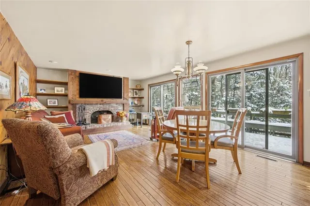 $699,000 | 16 Commons Drive, Bradford Woods, PA 15015