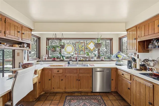 $699,000 | 16 Commons Drive, Bradford Woods, PA 15015