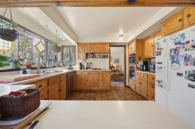 $699,000 | 16 Commons Drive, Bradford Woods, PA 15015