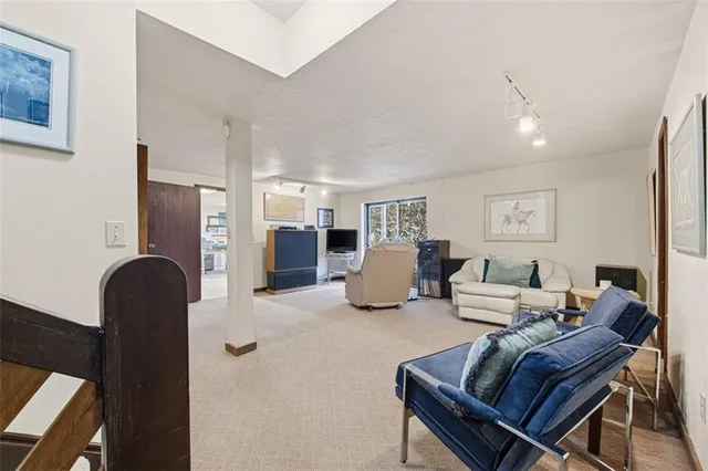 $699,000 | 16 Commons Drive, Bradford Woods, PA 15015