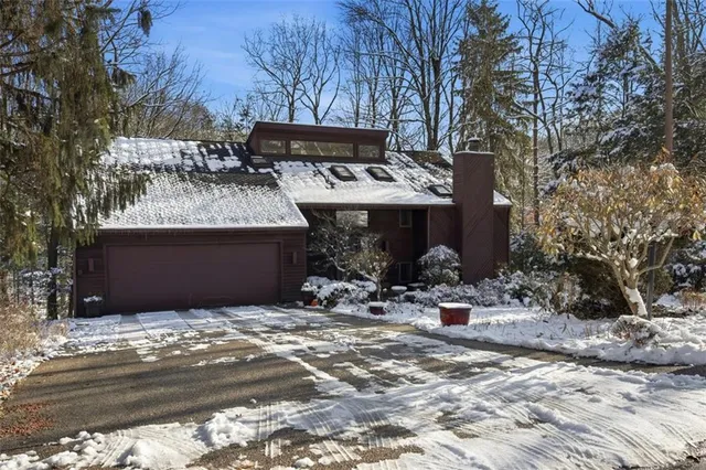 $699,000 | 16 Commons Drive, Bradford Woods, PA 15015