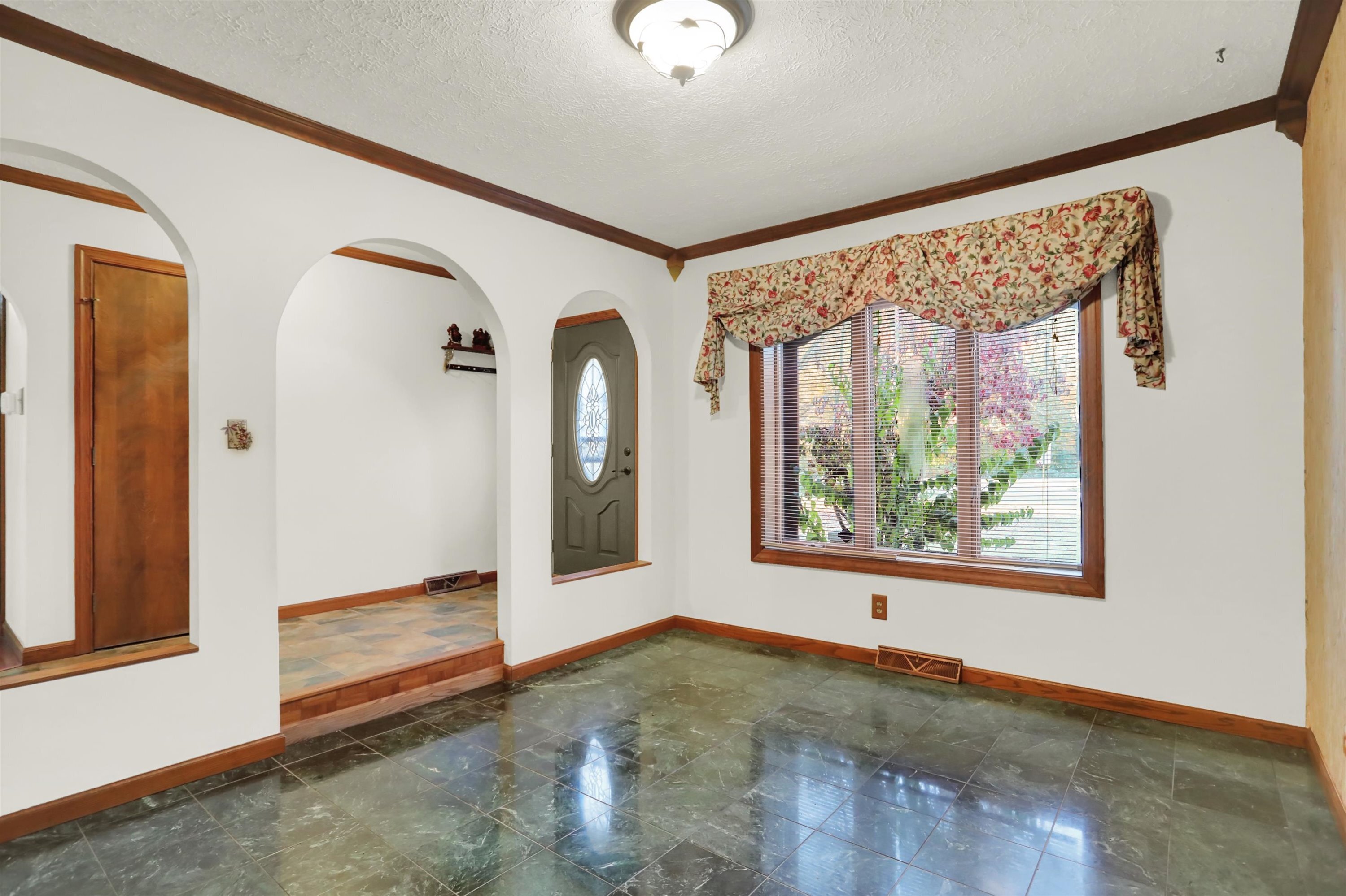 6947 Rio Grande Drive Indianapolis, IN 46217 - Photo 3 of 19