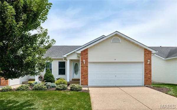 $299,999 | 12 Battersea Court, Unit 3B, O'Fallon, MO 63366