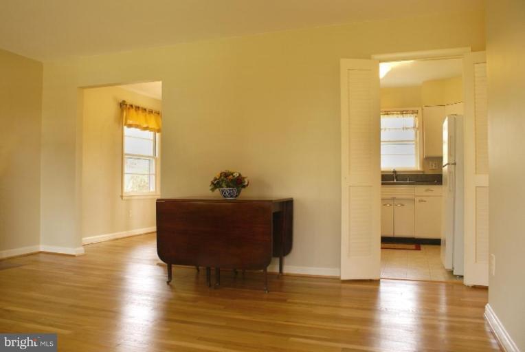 11513 Soward Drive Silver Spring, MD 20902 - Photo 4 of 14 Living Room