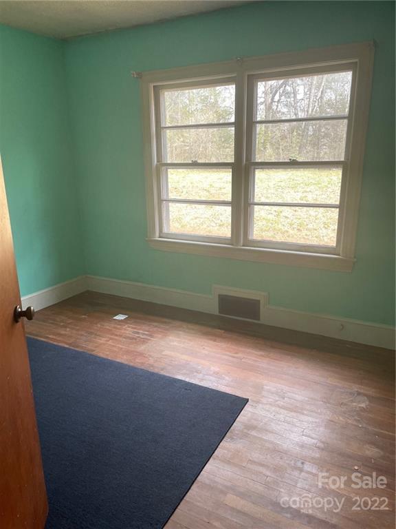 141 Fox Mountain Road Columbus, NC 28722 - Photo 6 of 9 Gallery Image 6