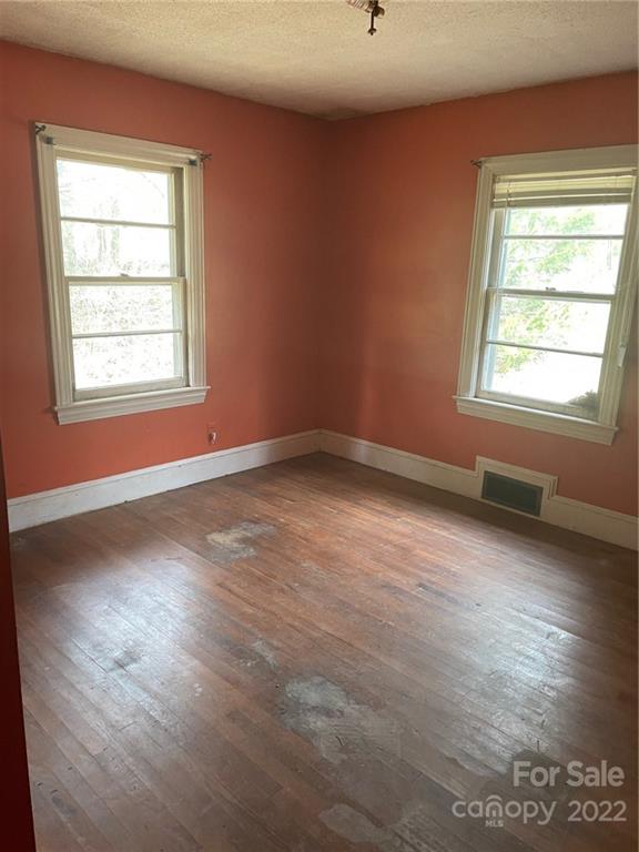 141 Fox Mountain Road Columbus, NC 28722 - Photo 7 of 9 Gallery Image 7