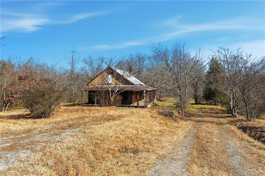 2558 Stonepile Road Clarkesville, GA 30523 - Photo 6 of 22 a house with a outdoor space