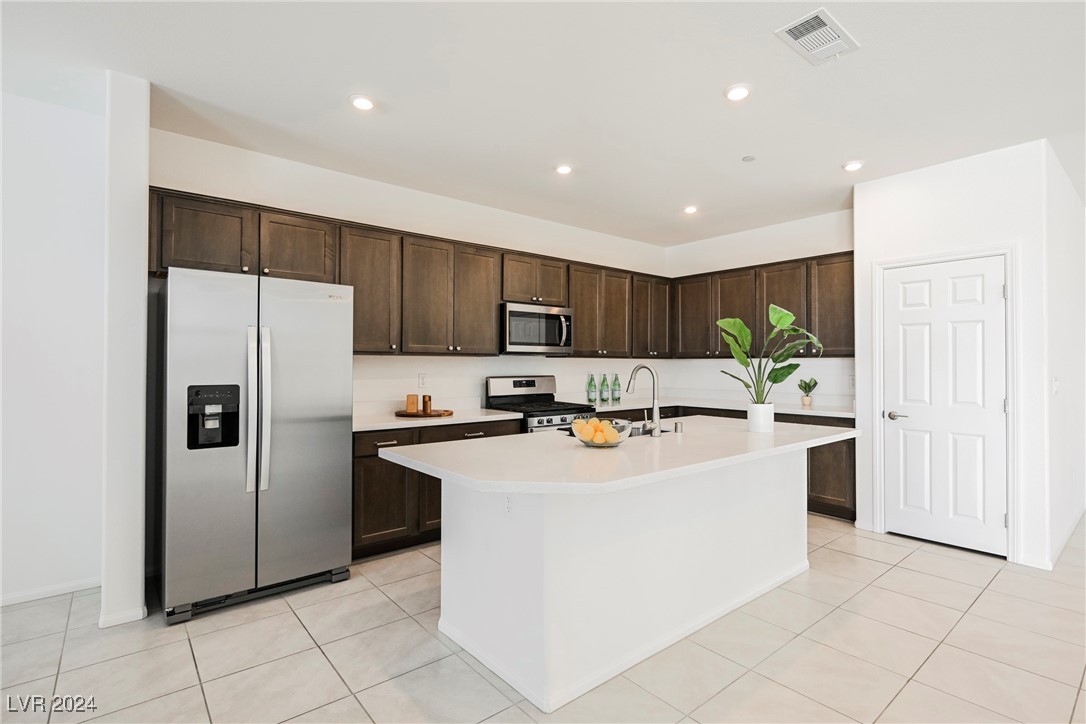 6410 Ranunculus Street North Las Vegas, NV 89084 - Photo 6 of 25