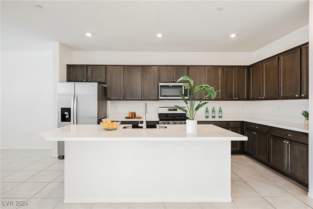 6410 Ranunculus Street North Las Vegas, NV 89084 - Photo 7 of 25