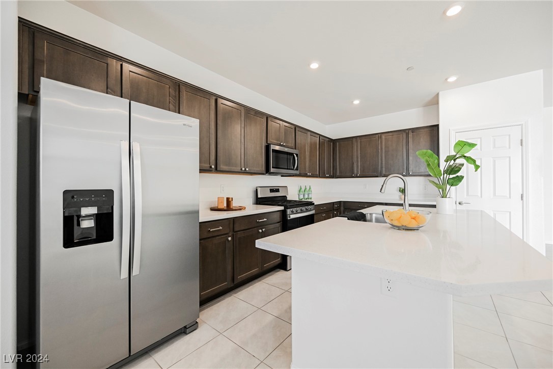 6410 Ranunculus Street North Las Vegas, NV 89084 - Photo 8 of 25