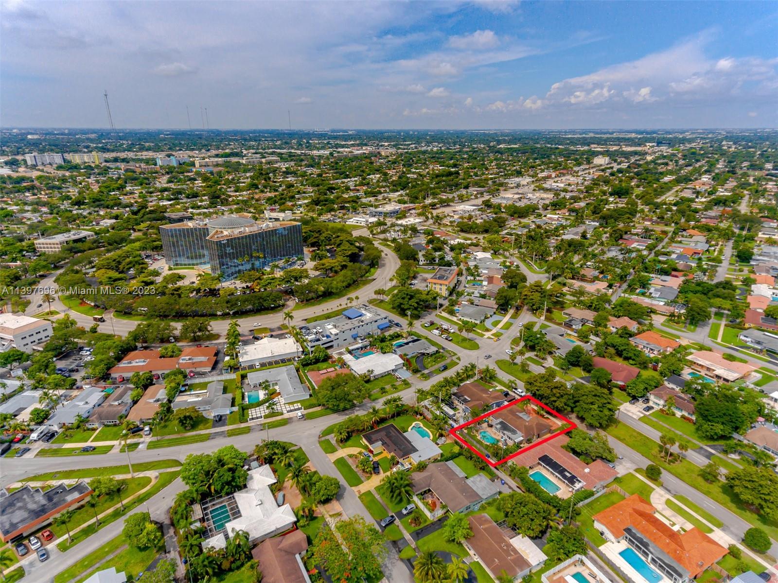 307 North Rainbow Drive Hollywood, FL 33021 - Photo 11 of 74 a view of city and ocean