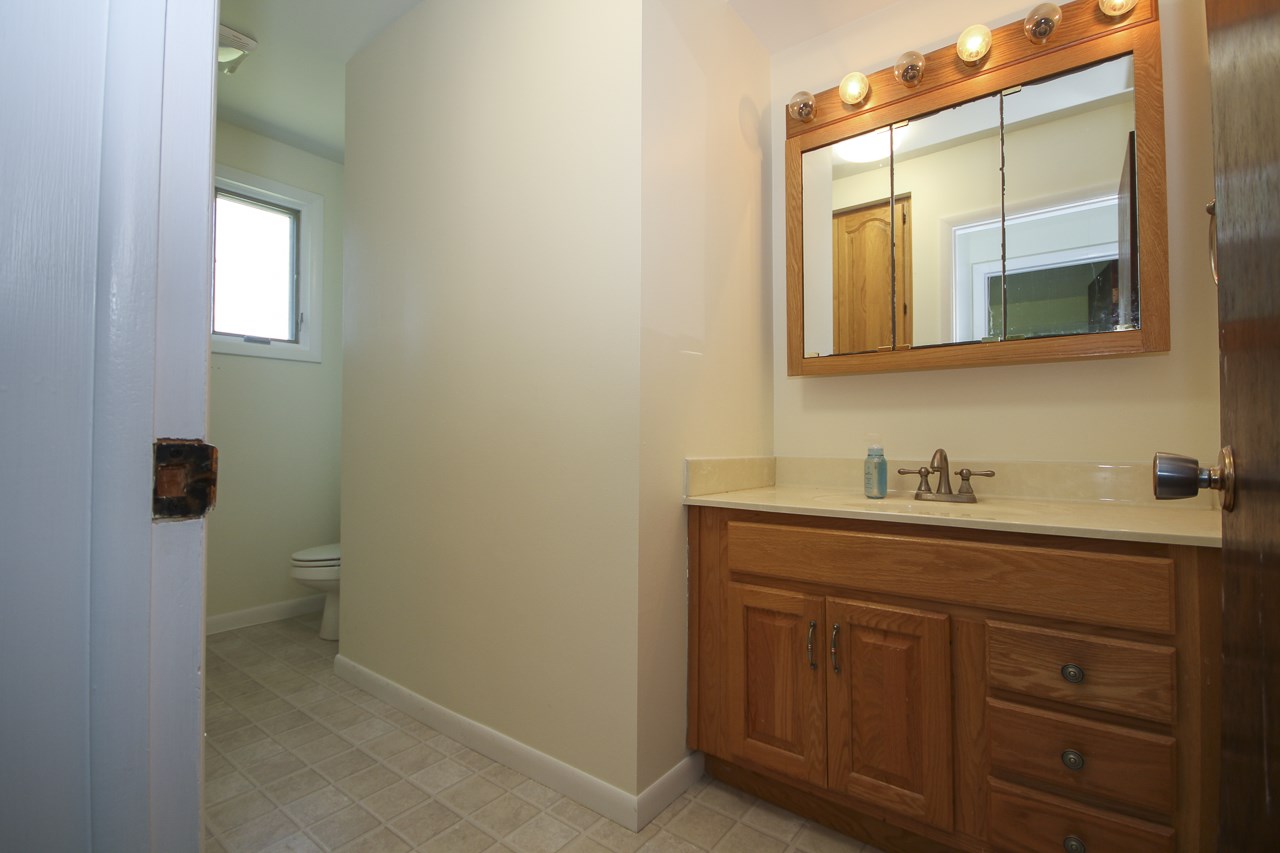 1701 East River Road Mount Pleasant, MI 48858 - Photo 25 of 46 1876579-24.JPG