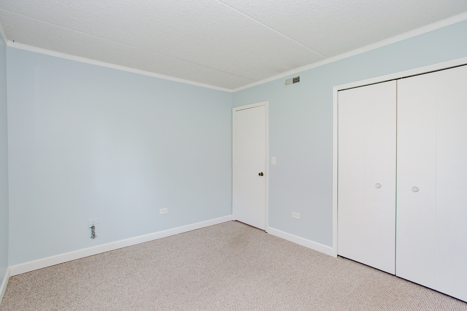 1215 Chalet Road, Unit 101 Naperville, IL 60563 - Photo 15 of 36 a view of an empty room