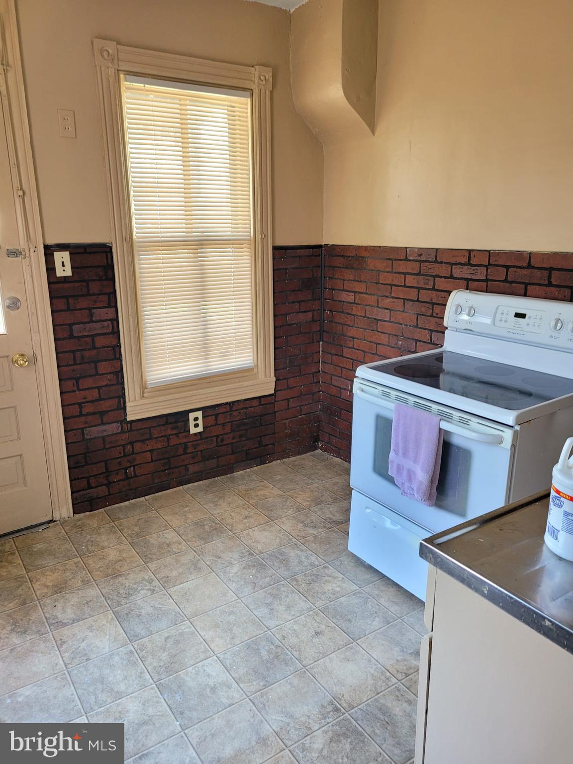 1227 Spring Street Reading, PA 19604 - Photo 3 of 14 Gallery Image 3