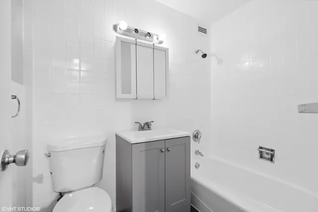 $1,750 | 4800 South Chicago Beach Drive, Unit 1205S, Chicago, IL 60615