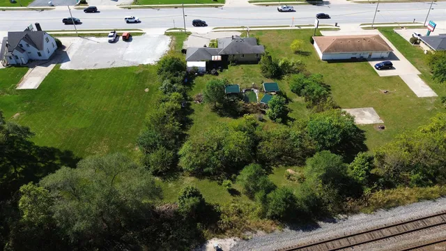 $175,000 | 23957 Highway 33, Elkhart, IN 46517