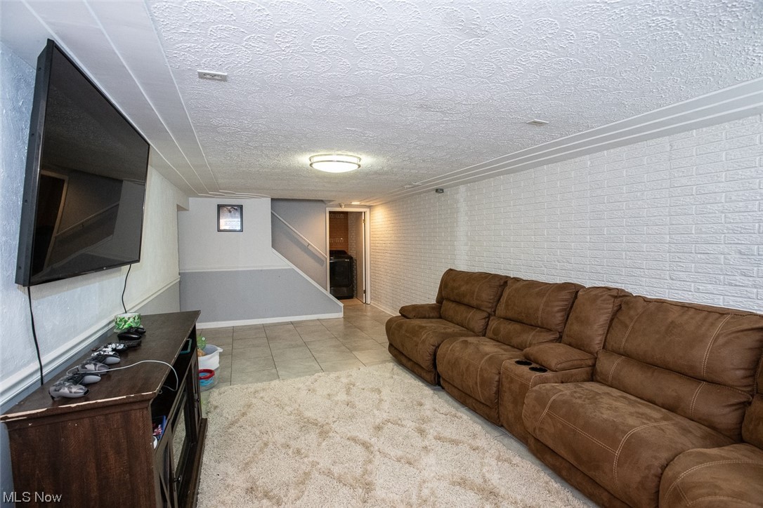682 Center Road Hinckley, OH 44233 - Photo 38 of 43 Gallery Image 38