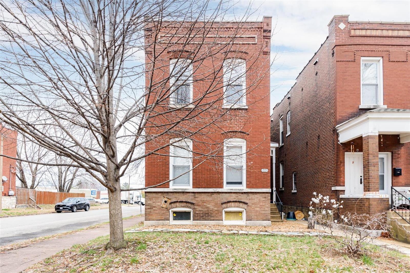 3442 Grace Avenue St. Louis, MO 63116 - Photo 2 of 25