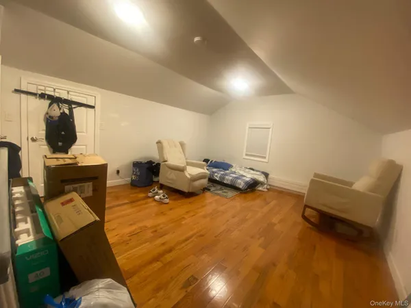 $4,400 | 40 South 16th Street, New Hyde Park, NY 11040