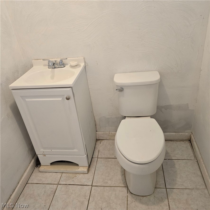 3657 Pennington Road Cleveland, OH 44120 - Photo 13 of 14 Basement half bath