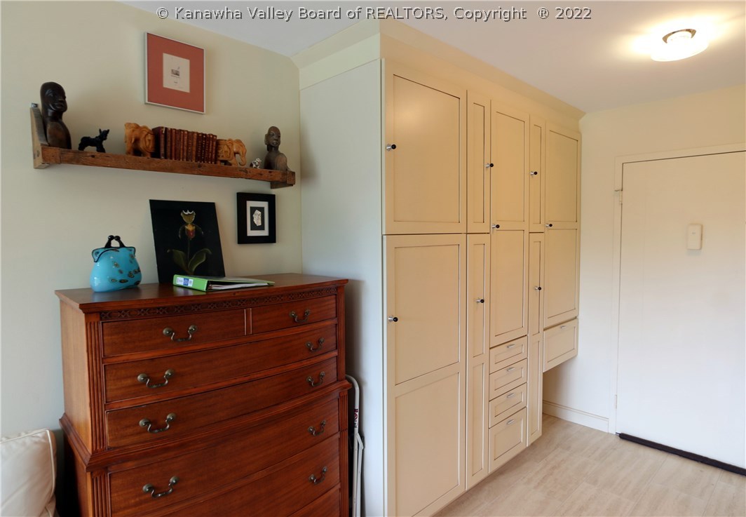 1800 Roundhill Road, Unit 1107 Charleston, WV 25314 - Photo 17 of 28 Gallery Image 17