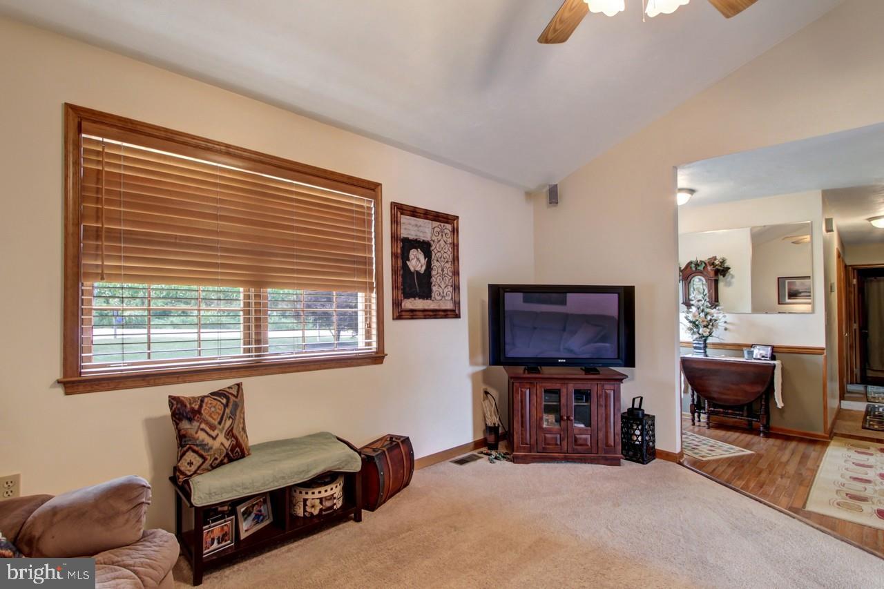1430 Grandview Road Hanover, PA 17331 - Photo 3 of 25