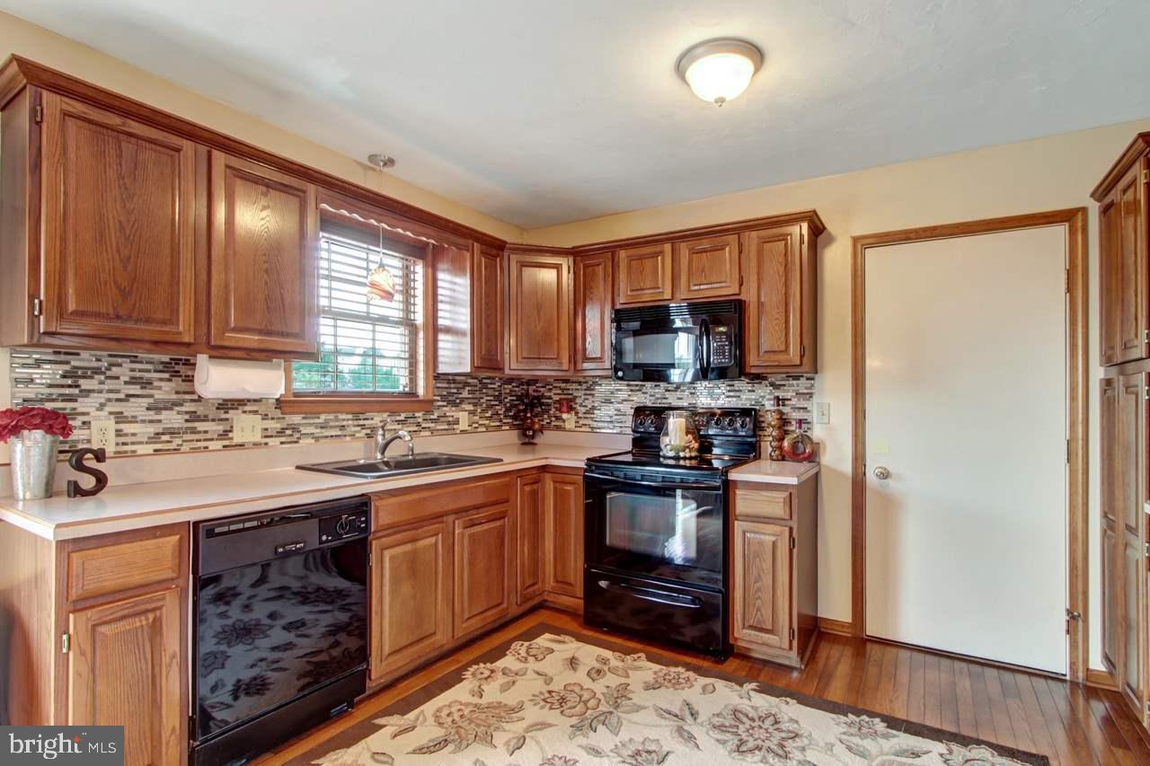 1430 Grandview Road Hanover, PA 17331 - Photo 7 of 25