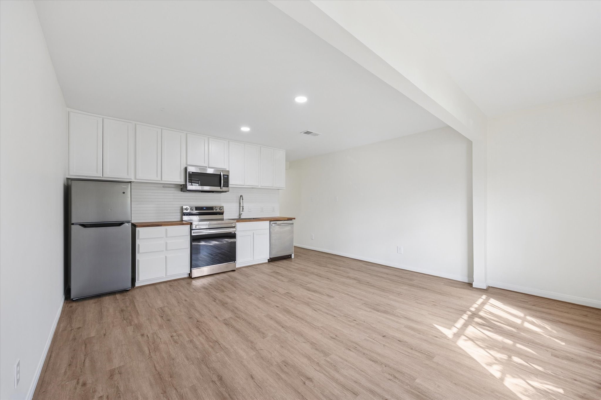 1011 West 10th Street, Unit 3 Houston, TX 77008 - Photo 4 of 11