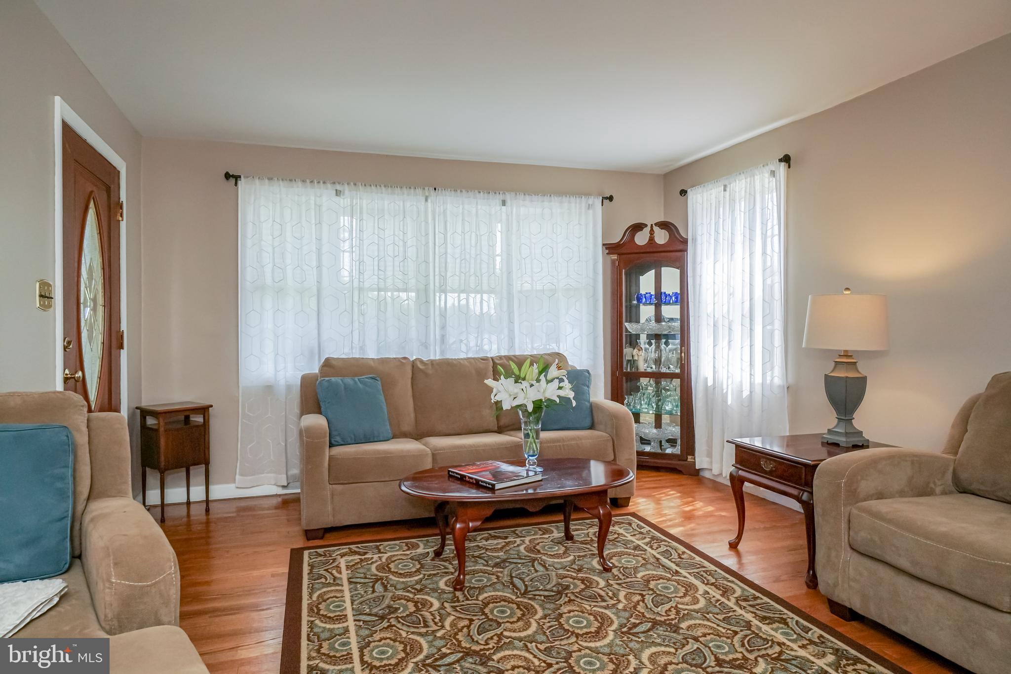 2604 Duncan Road Wilmington, DE 19808 - Photo 7 of 34 Family Room with Original Hardwood Floors