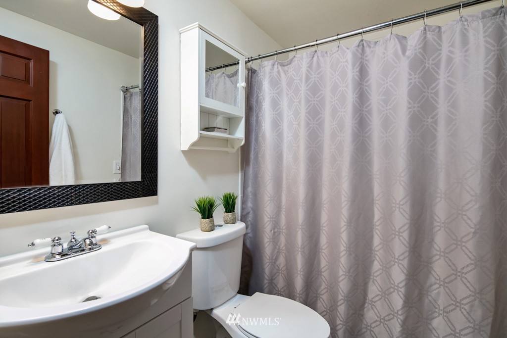 18800 Southeast 134th Street Renton, WA 98059 - Photo 12 of 18 Gallery Image 12