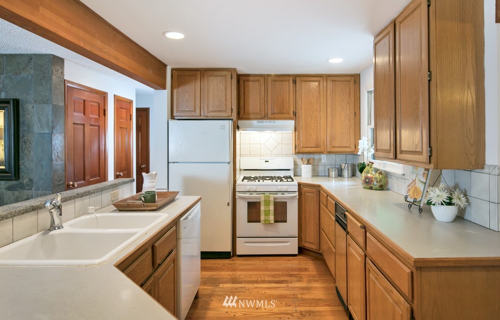 18800 Southeast 134th Street Renton, WA 98059 - Photo 4 of 18 Gallery Image 4