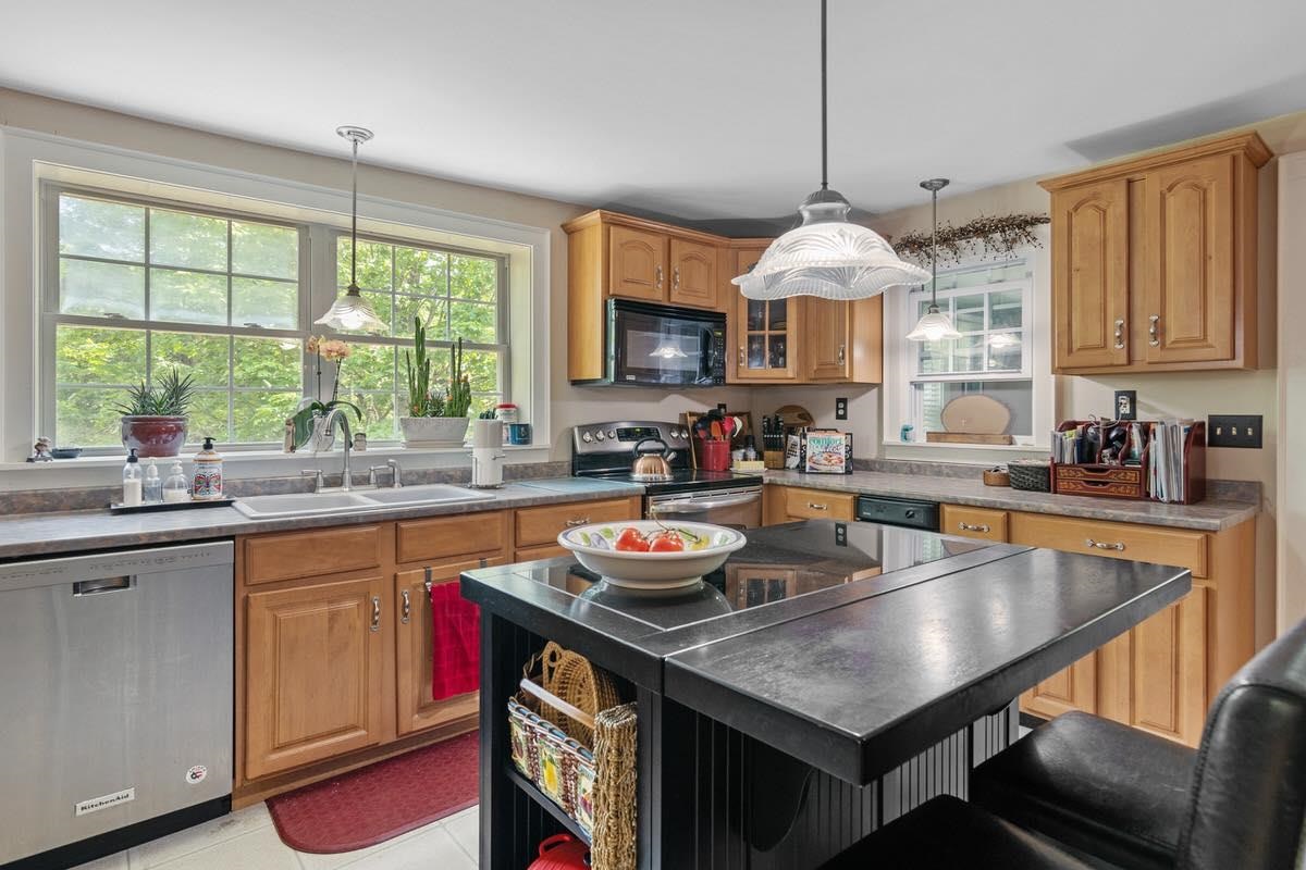 105 Wiley Hill Road Londonderry, NH 03053 - Photo 15 of 38 Gallery Image 15