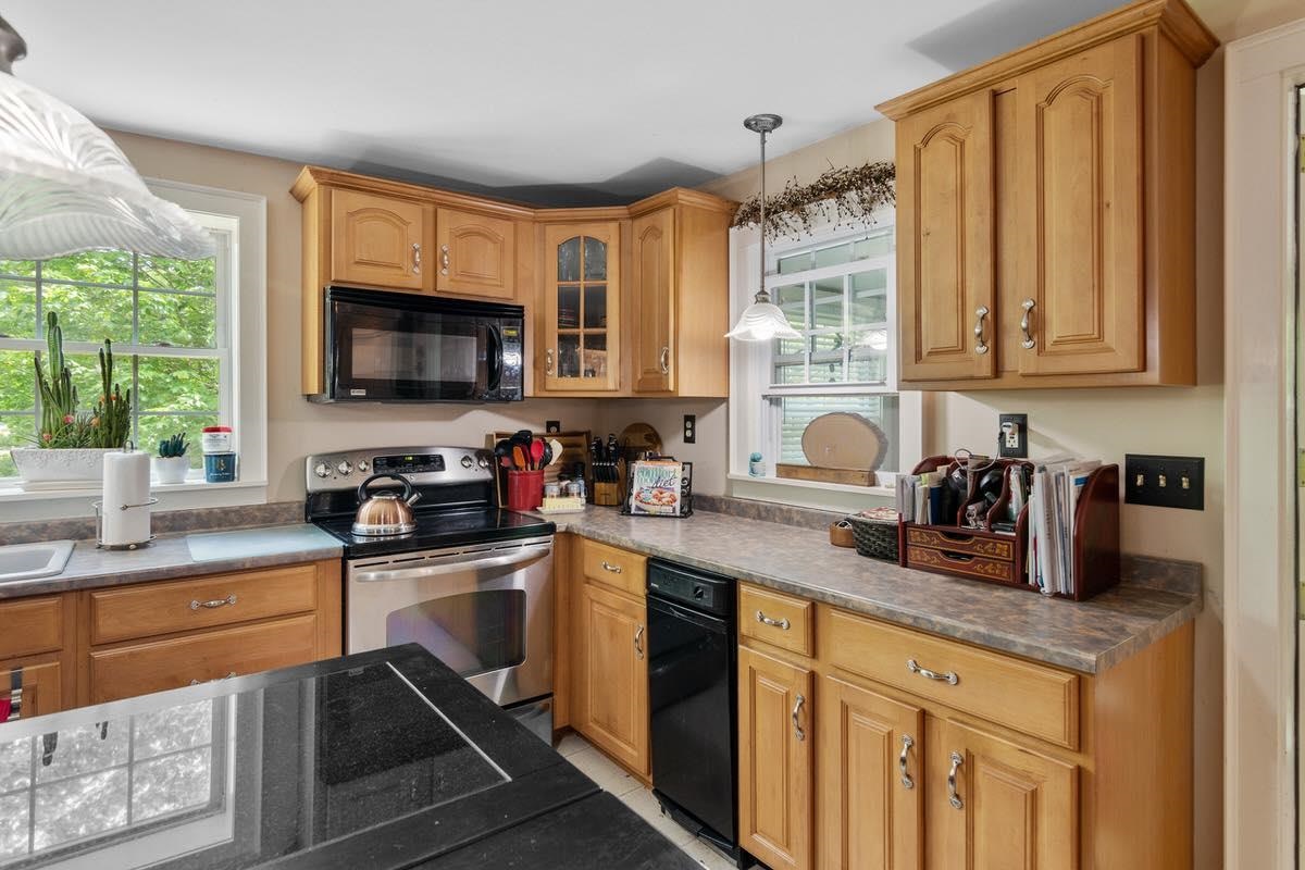 105 Wiley Hill Road Londonderry, NH 03053 - Photo 18 of 38 Gallery Image 18