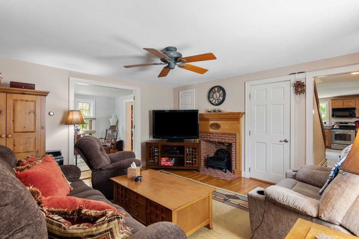 105 Wiley Hill Road Londonderry, NH 03053 - Photo 21 of 38 Gallery Image 21