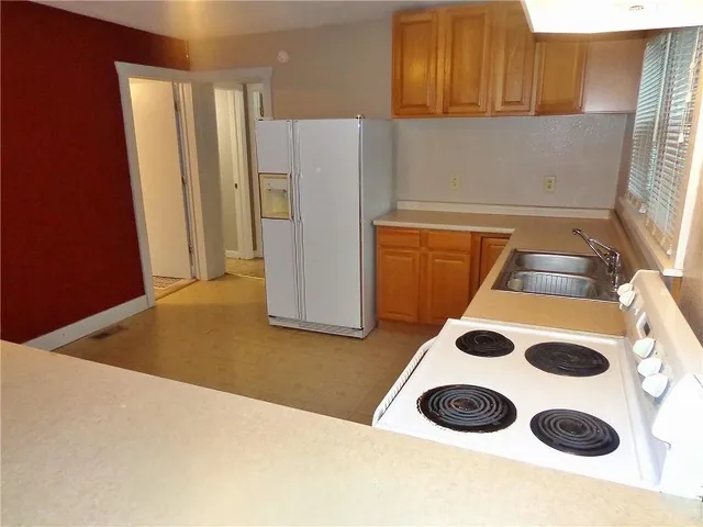 $110,000 | 2024 South Broadway Street, Pittsburg, KS 66762