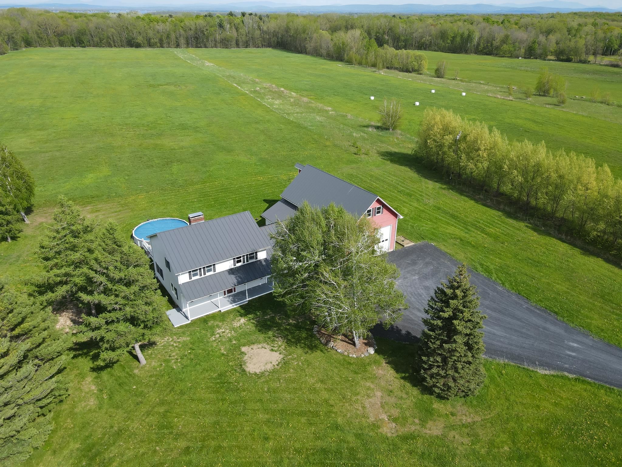 381 Deer Run Road Alburgh, VT 05440 - Photo 8 of 40 Gallery Image 8