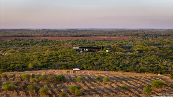 $2,497,000 | 514 County Road 669, Devine, TX 78016