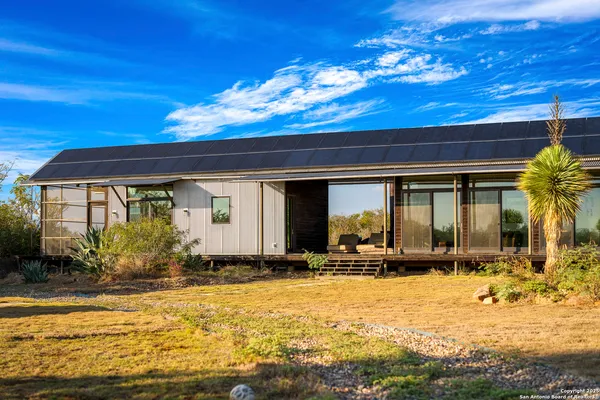 $2,497,000 | 514 County Road 669, Devine, TX 78016