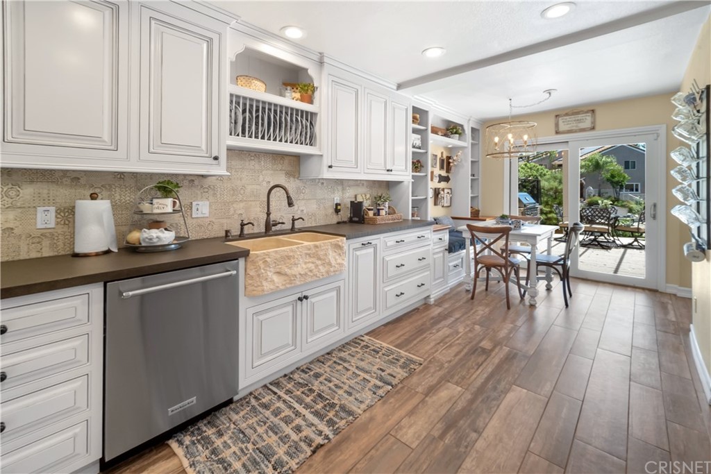 4716 Park Jacaranda Calabasas, CA 91302 - Photo 12 of 46