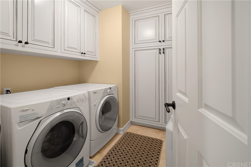 4716 Park Jacaranda Calabasas, CA 91302 - Photo 19 of 46